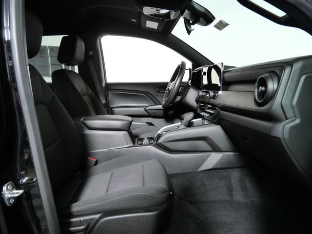Used 2023 Chevrolet Colorado Trail Boss w/ Technology Package AWD/4WD image 11