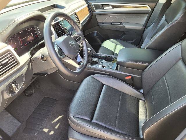 Used 2023 Volkswagen Atlas SE w/ Black Wheel Package FWD image 15