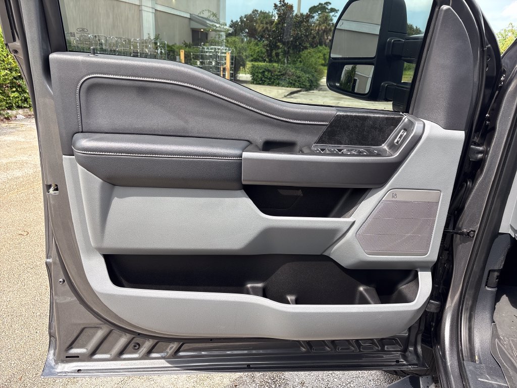 Certified 2025 Ford F250 XLT w/ Black Appearance Package AWD/4WD image 29