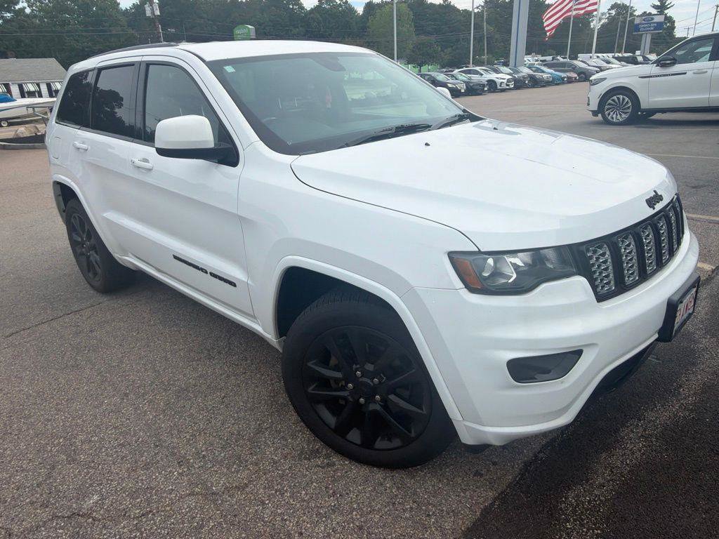 Used 2018 Jeep Grand Cherokee Altitude AWD/4WD image 1