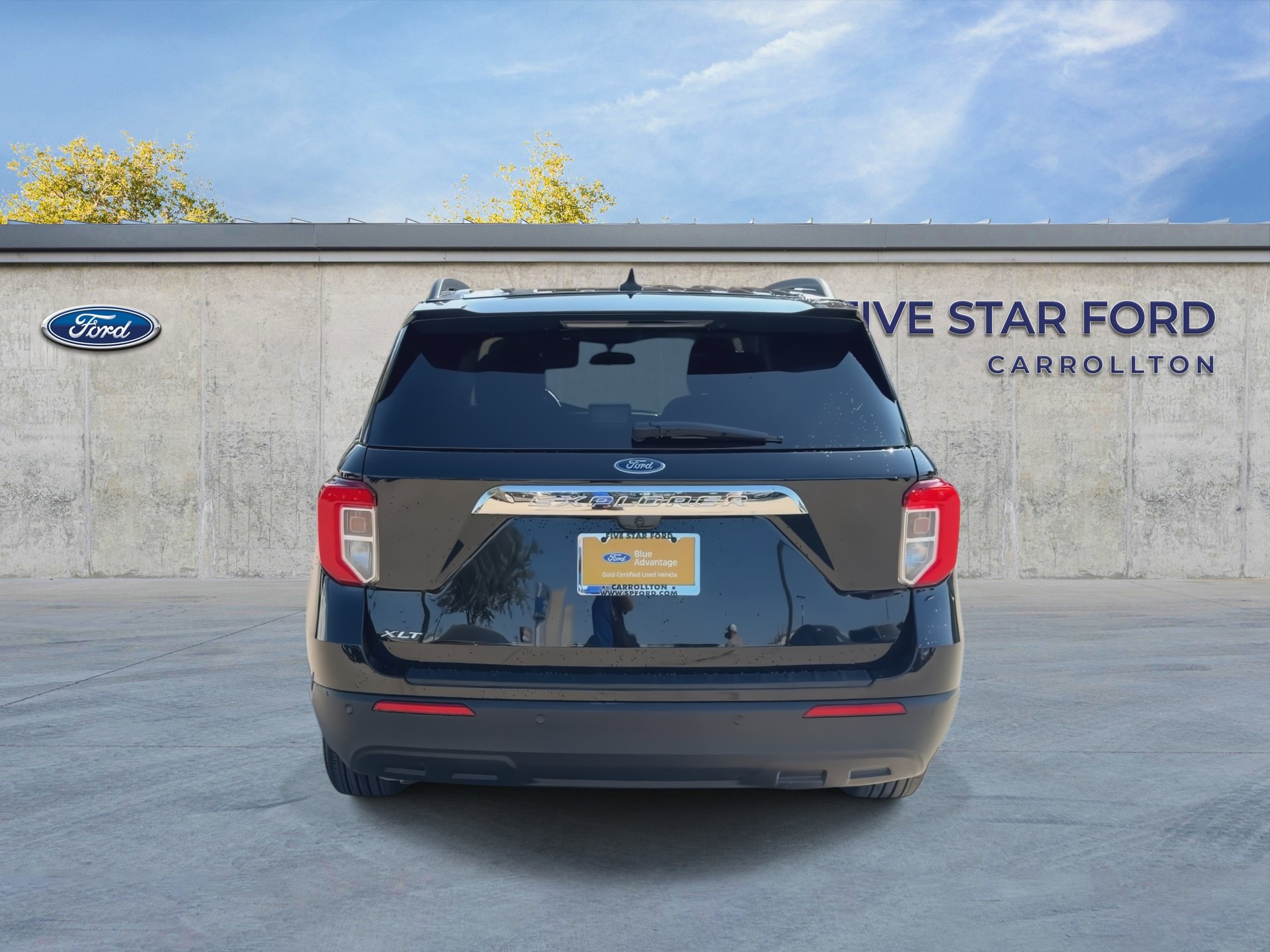 Certified 2024 Ford Explorer XLT RWD image 7