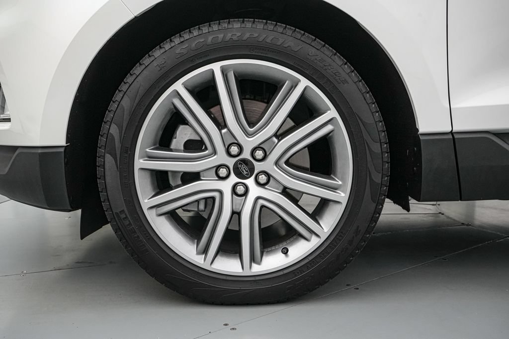 Certified 2023 Ford Edge Titanium AWD/4WD image 10