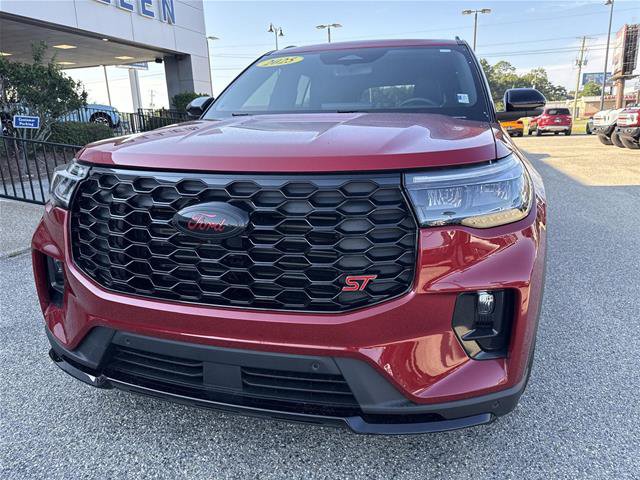 Certified 2025 Ford Explorer ST AWD/4WD image 18