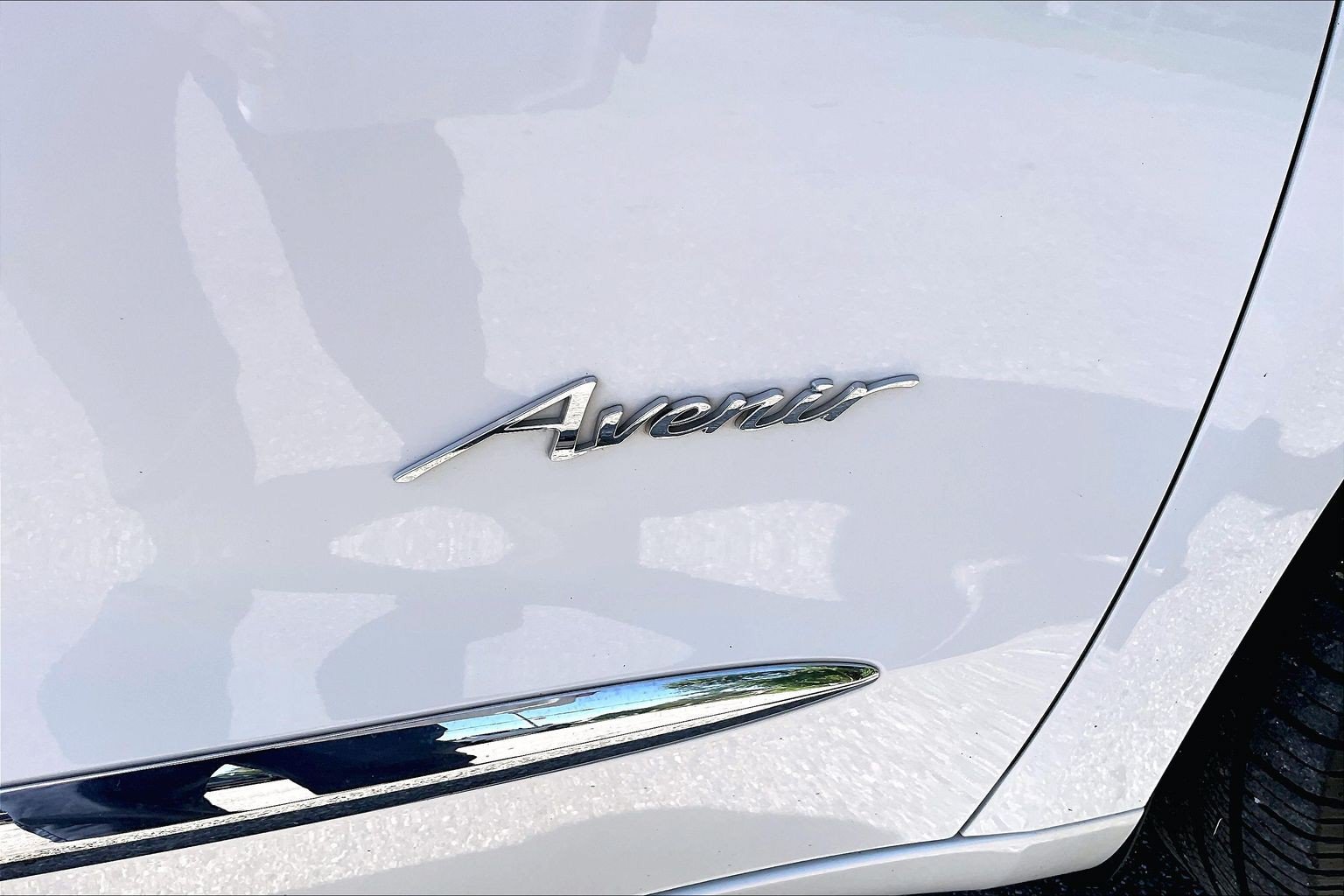 Used 2020 Buick Enclave Avenir w/ Avenir Technology Package AWD/4WD image 8