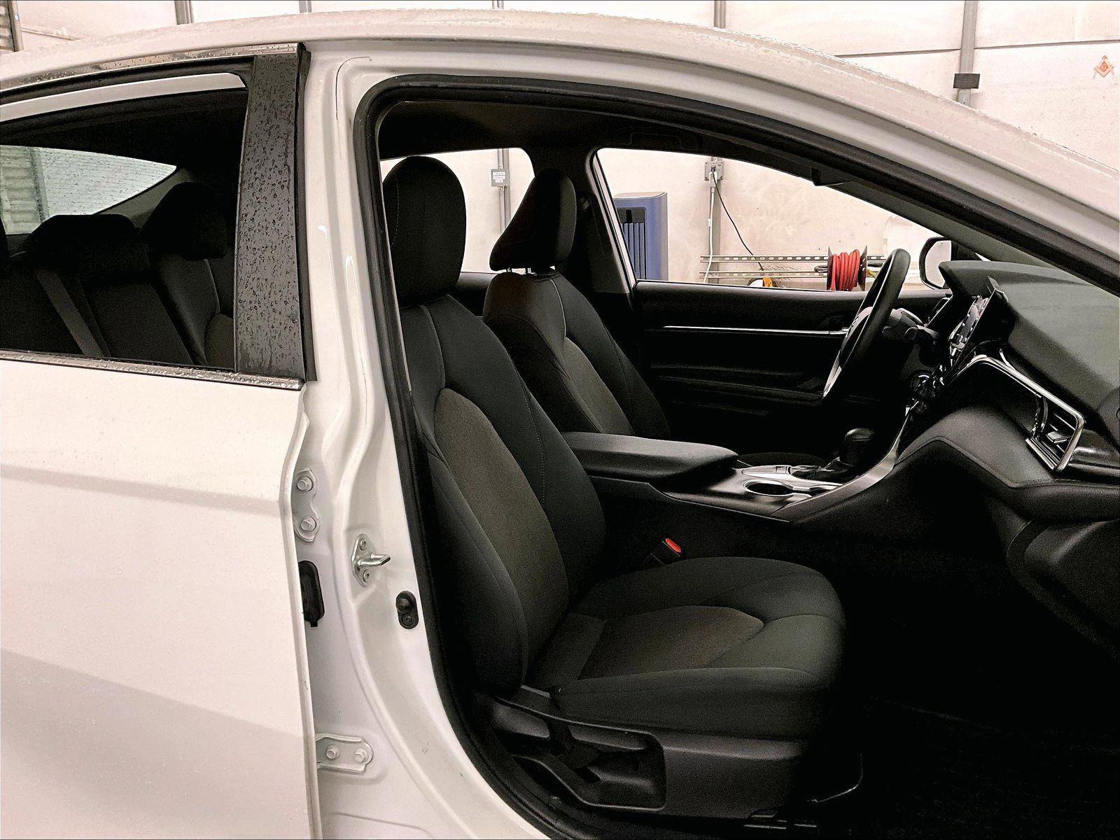 Used 2022 Toyota Camry LE FWD image 7