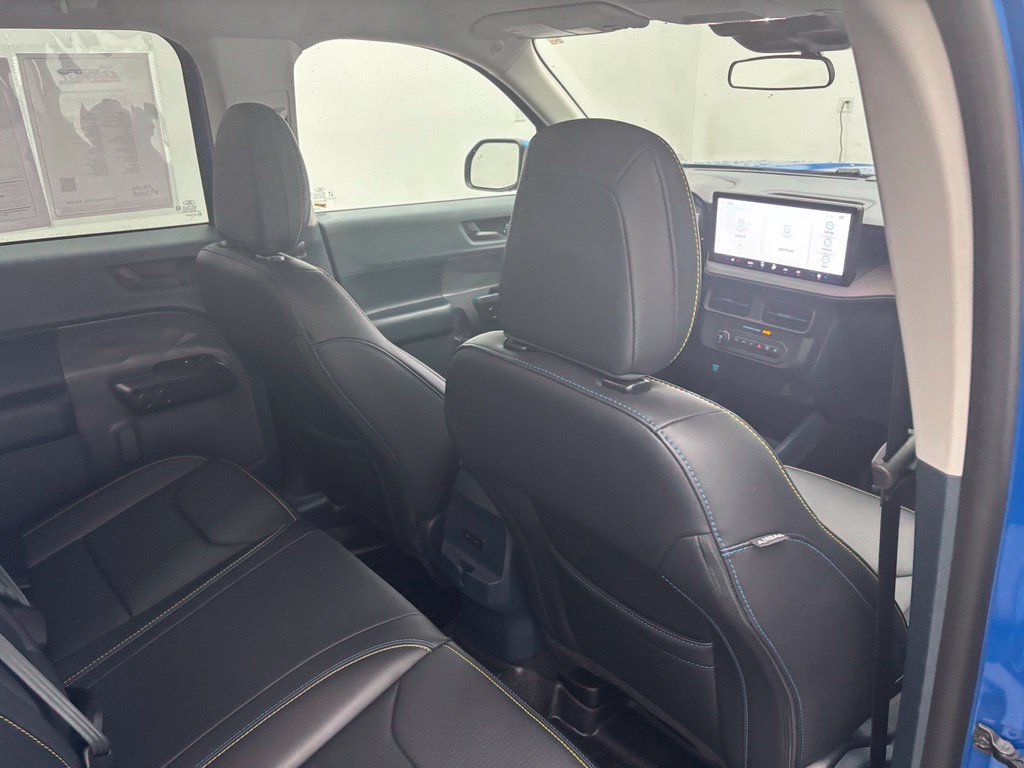 Certified 2025 Ford Maverick Lobo AWD/4WD image 40