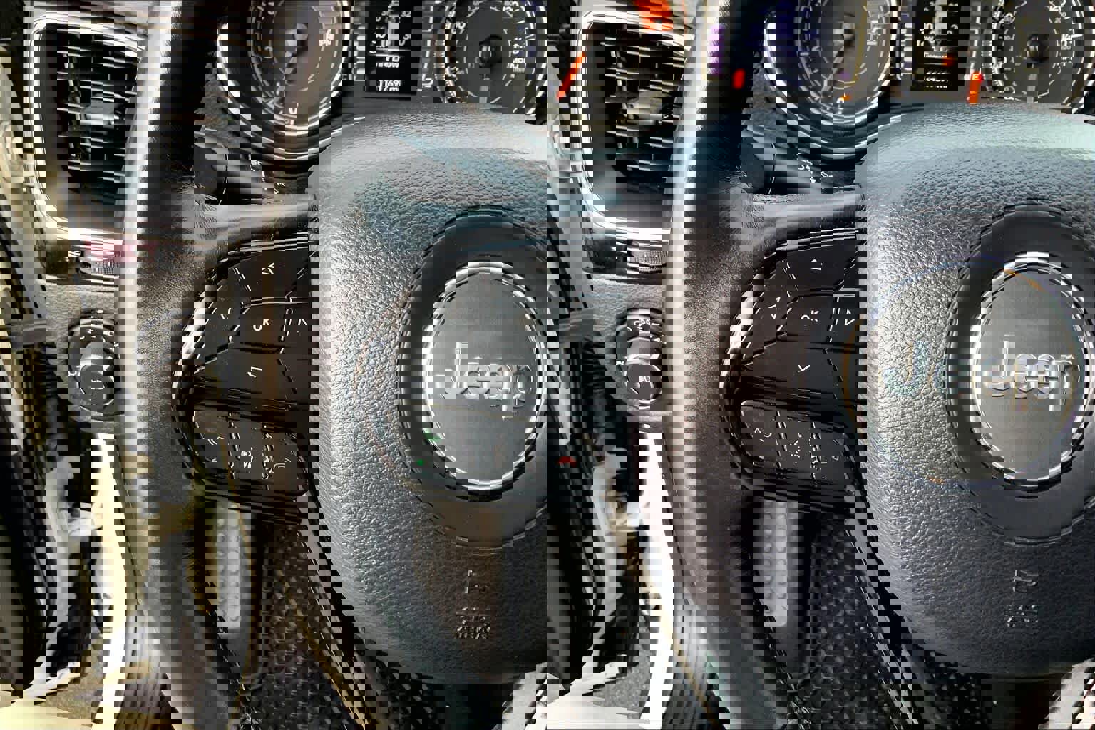 Used 2019 Jeep Cherokee Latitude Plus image 17