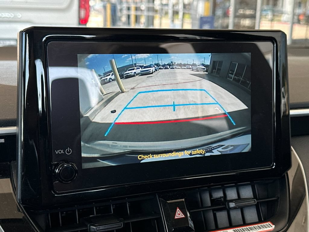 Used 2025 Toyota Corolla LE FWD image 17