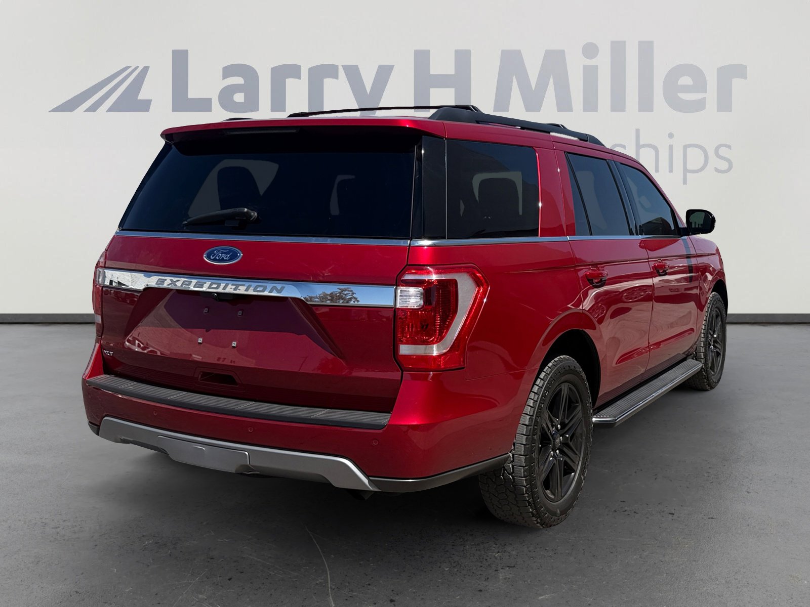 Certified 2020 Ford Expedition XLT w/ Equipment Group 202A RWD image 5