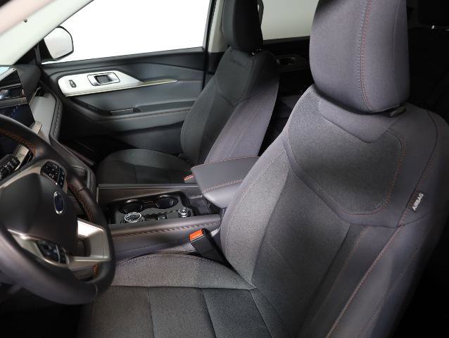 Certified 2025 Ford Explorer Active image 8