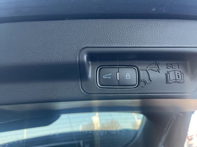 Certified 2023 Ford Explorer XLT image 11