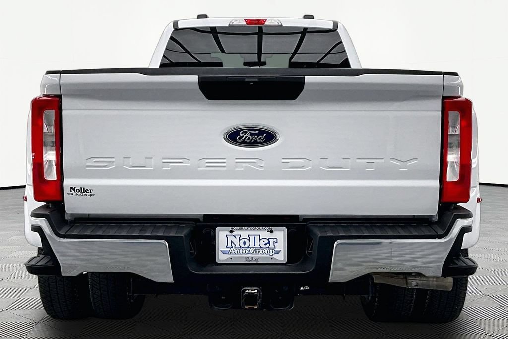 Certified 2025 Ford F350 XLT w/ FX4 Off-Road Package AWD/4WD image 4