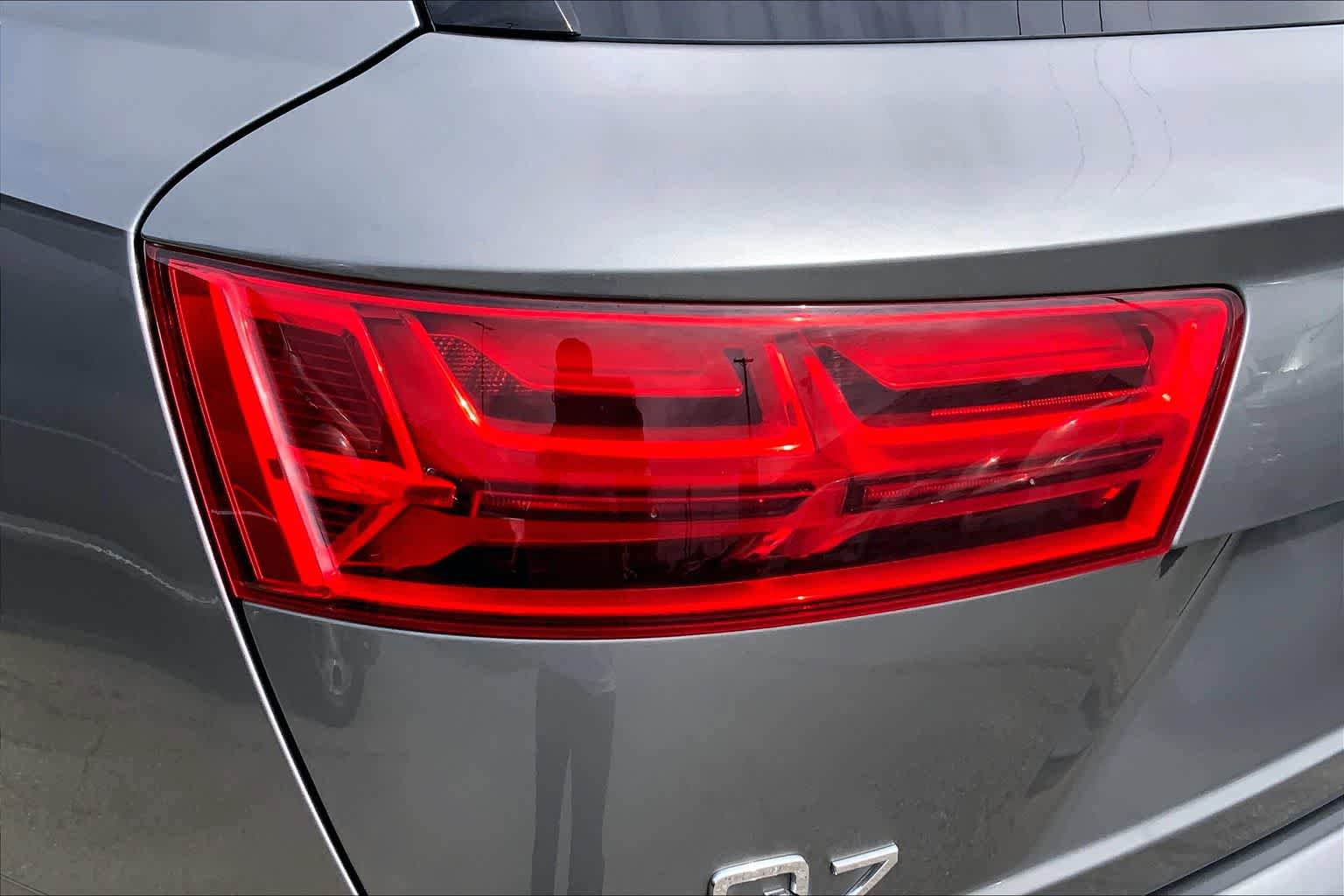 Used 2018 Audi Q7 3.0T Prestige AWD/4WD image 26