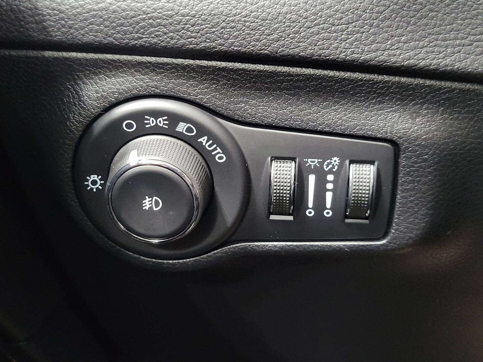 Used 2021 Jeep Compass Limited AWD/4WD image 14