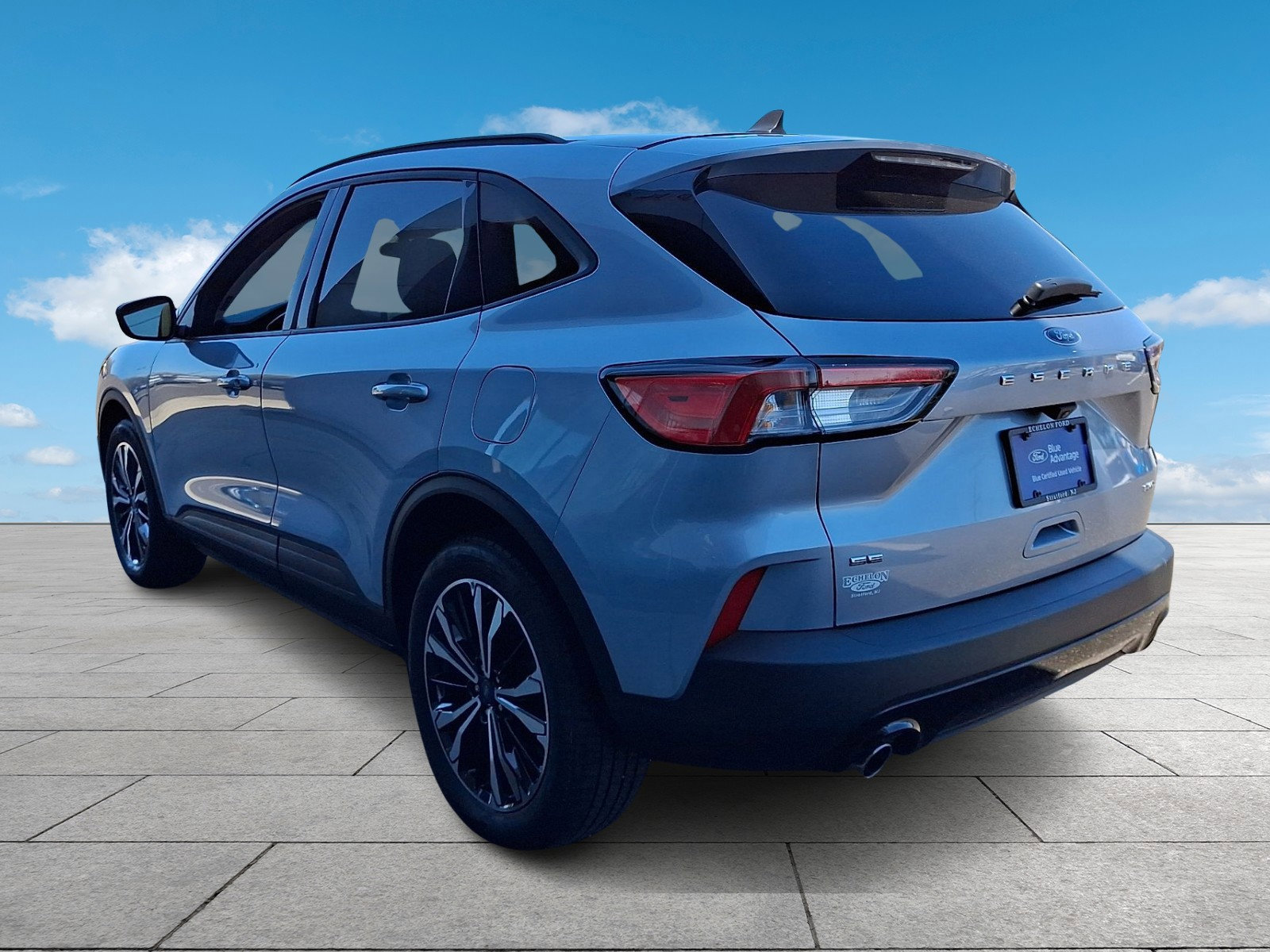 Certified 2022 Ford Escape SE w/ SE Sport Appearance Package image 2