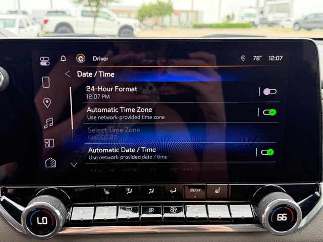 Used 2024 Chevrolet Colorado ZR2 w/ Technology Package image 15