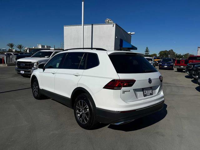 Used 2020 Volkswagen Tiguan SE w/ Panoramic Sunroof Package image 3
