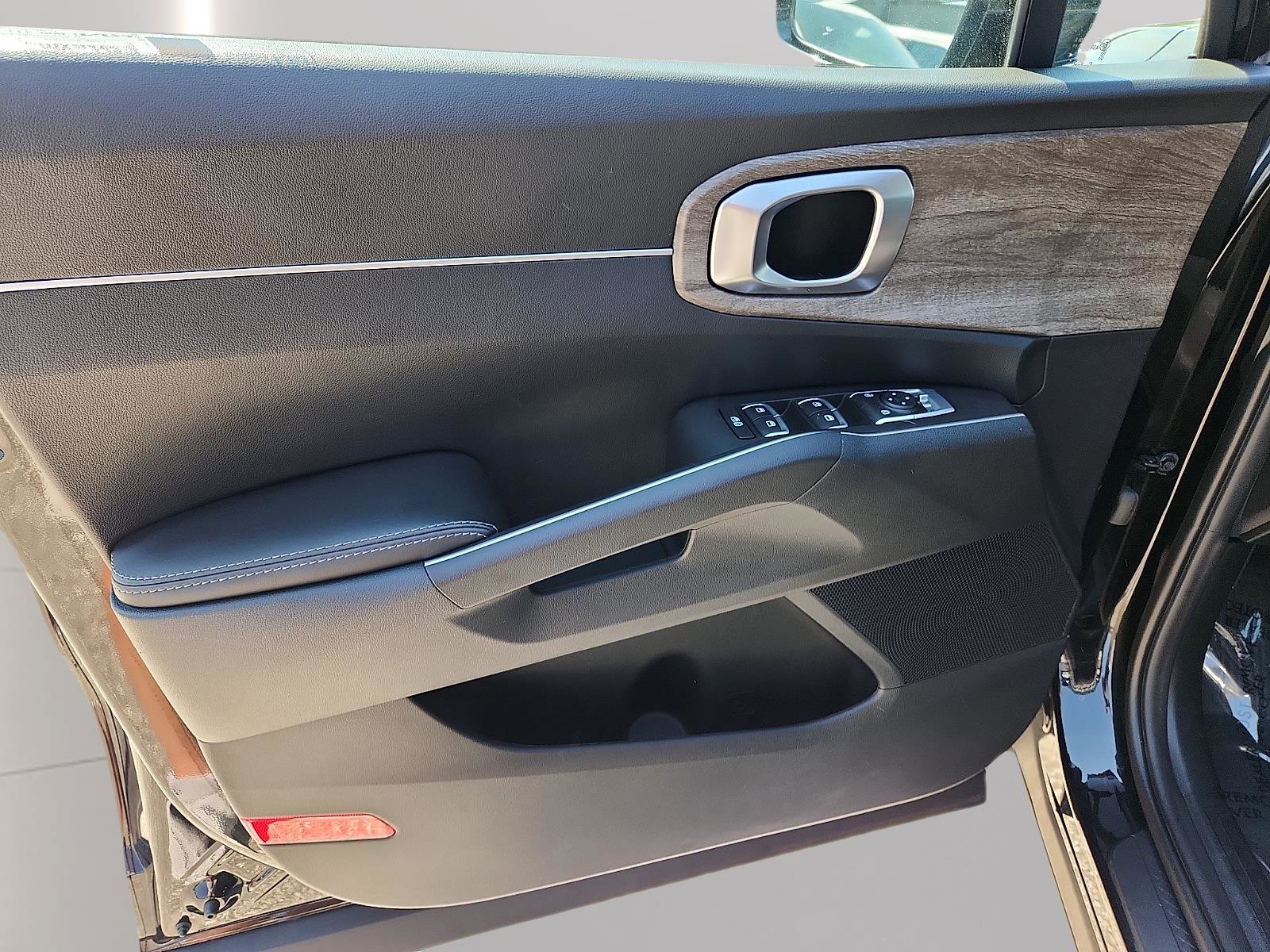 Used 2022 Kia Sorento S AWD/4WD image 10