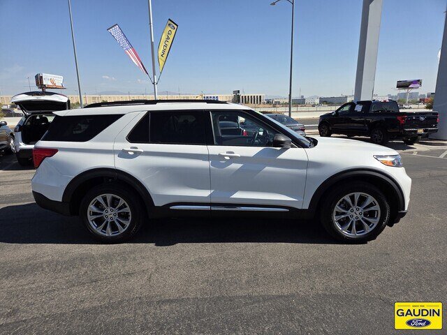 Certified 2023 Ford Explorer XLT w/ Equipment Group 202A AWD/4WD image 8