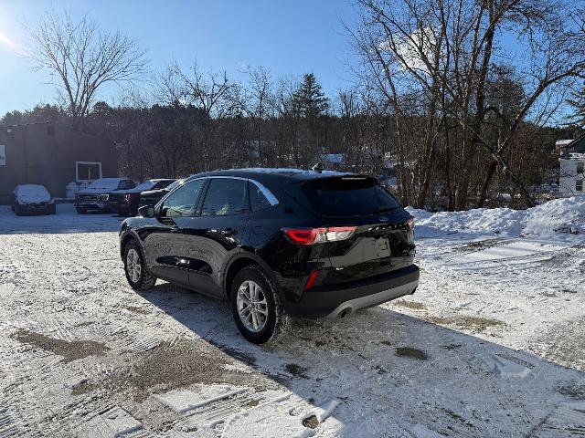 Certified 2022 Ford Escape SE image 3