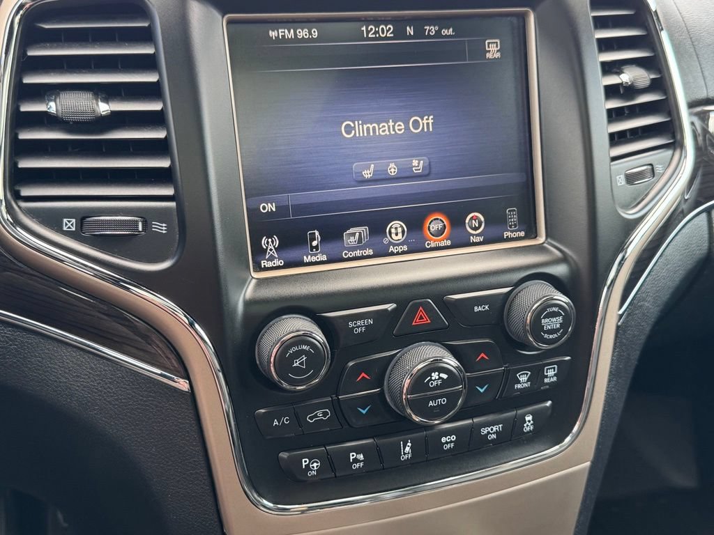 Used 2017 Jeep Grand Cherokee Overland w/ Jeep Active Safety Group AWD/4WD image 33