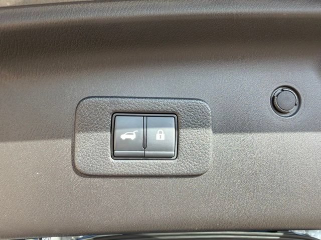 Used 2023 Nissan Armada SL w/ Midnight Edition Package RWD image 31