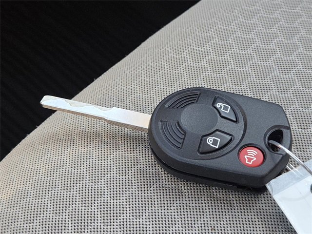 Certified 2018 Ford Escape SE w/ SE Sync 3 Package image 32