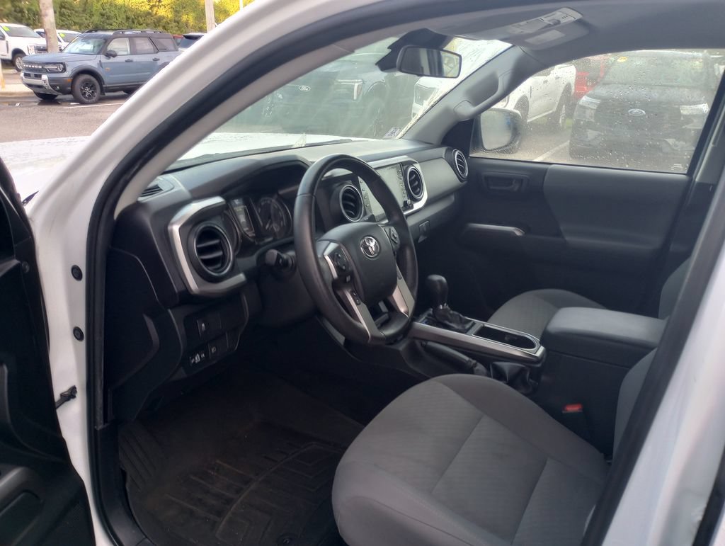 Used 2022 Toyota Tacoma SR5 RWD image 22