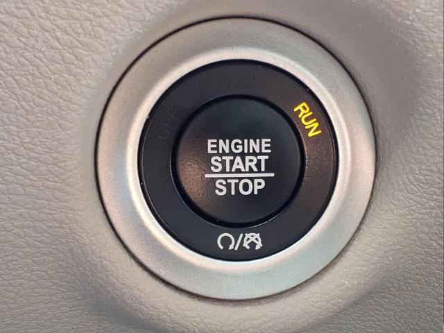 Used 2023 Chrysler Voyager LX FWD image 26