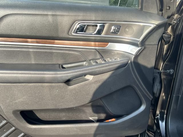 Certified 2017 Ford Explorer Limited AWD/4WD image 6