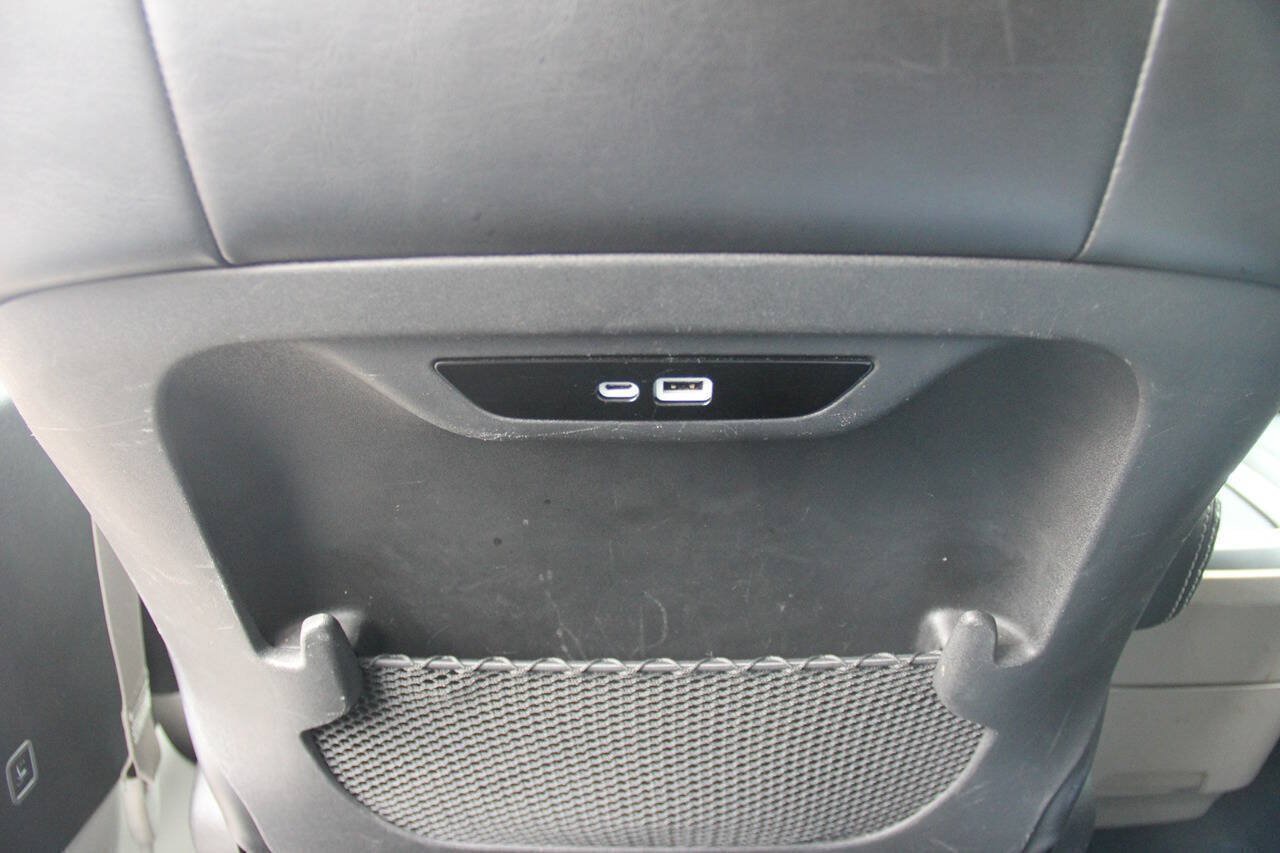 Used 2024 Chrysler Pacifica Touring-L FWD image 15