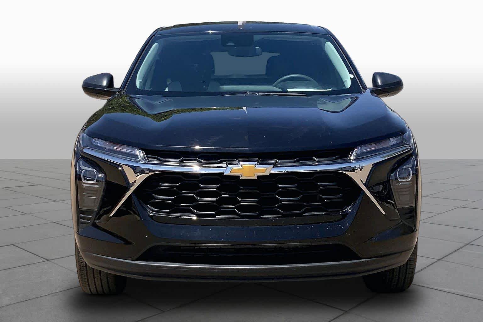 Used 2025 Chevrolet Trax LS FWD image 4