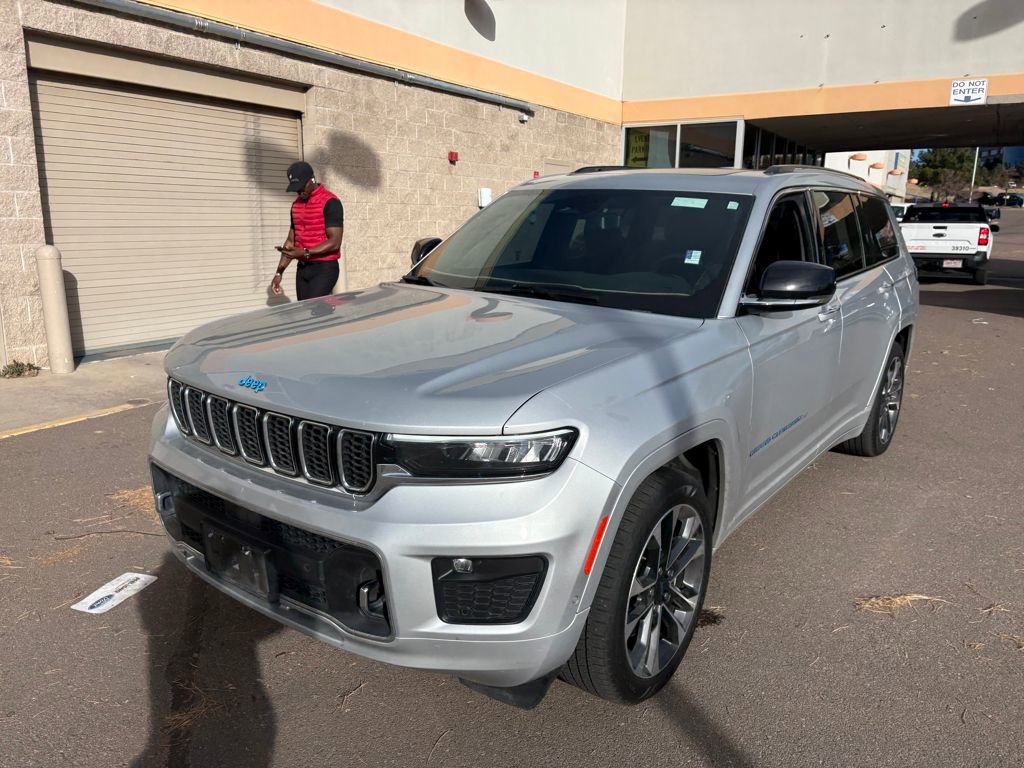 Used 2021 Jeep Grand Cherokee L Overland w/ Luxury Tech Group IV image 3