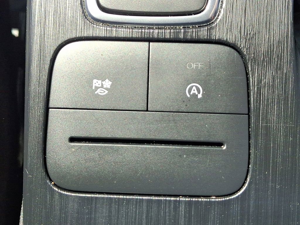 Certified 2025 Ford Escape ST-Line Select AWD/4WD image 23