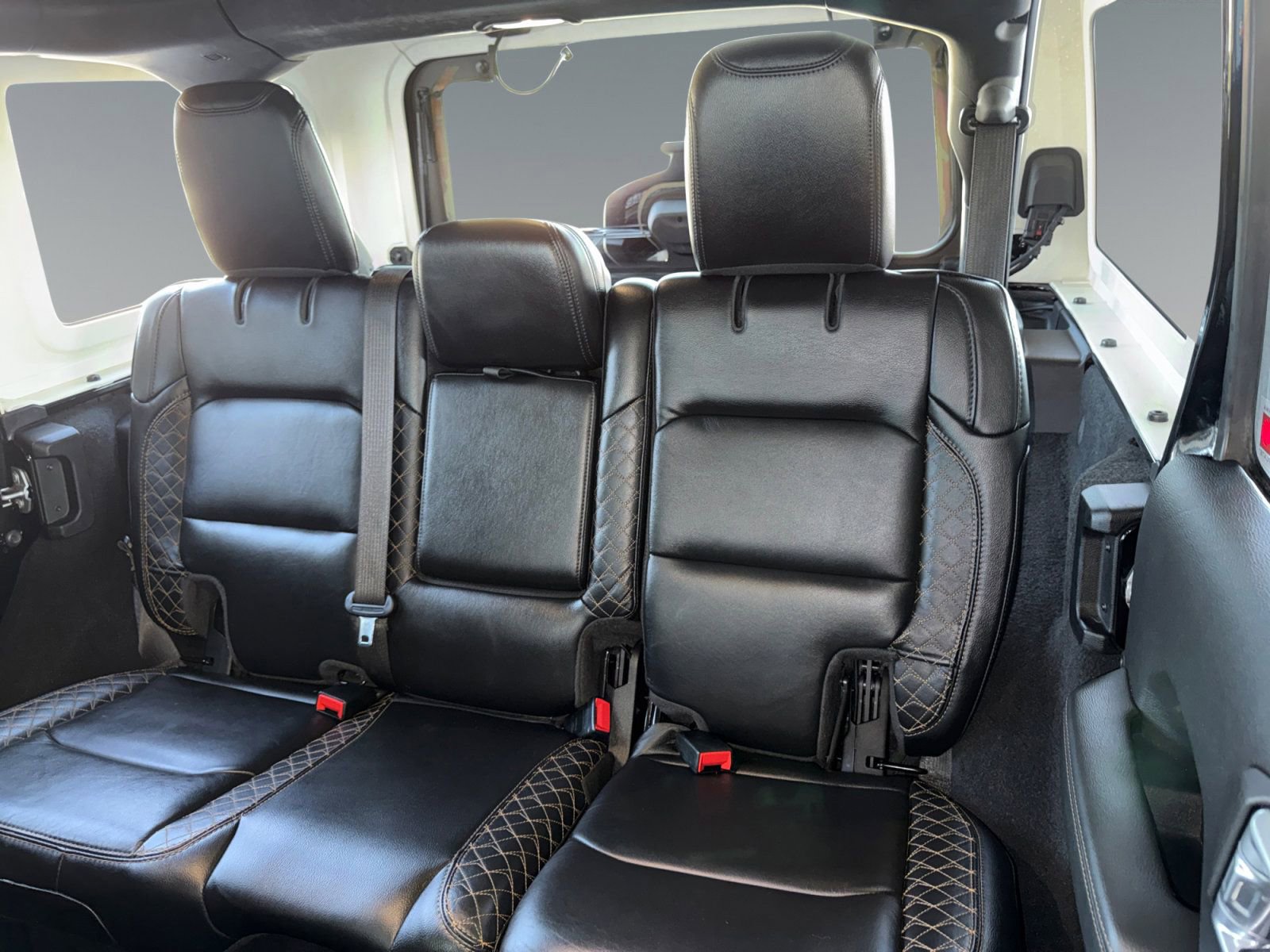 Used 2020 Jeep Wrangler Unlimited Sahara AWD/4WD image 18