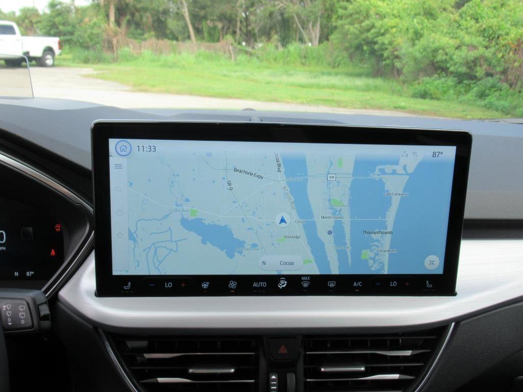 Certified 2025 Ford Escape SE w/ PHEV Premium Package image 29