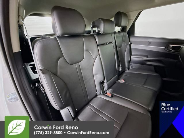 Used 2025 Kia Sorento S image 31
