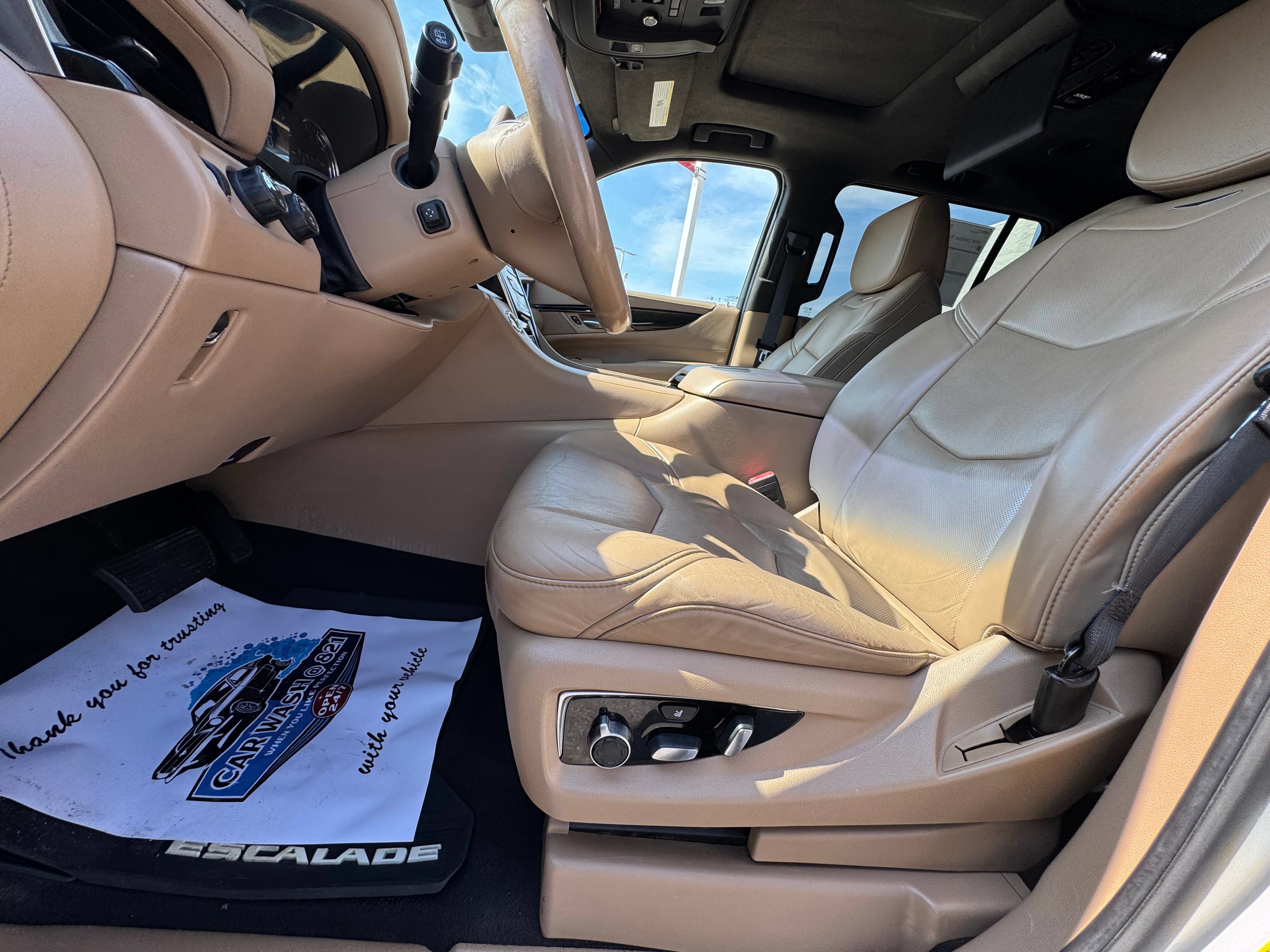 Used 2018 Cadillac Escalade ESV Platinum AWD/4WD image 33