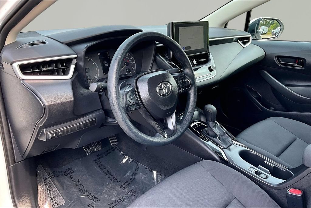 Used 2025 Toyota Corolla LE FWD image 14