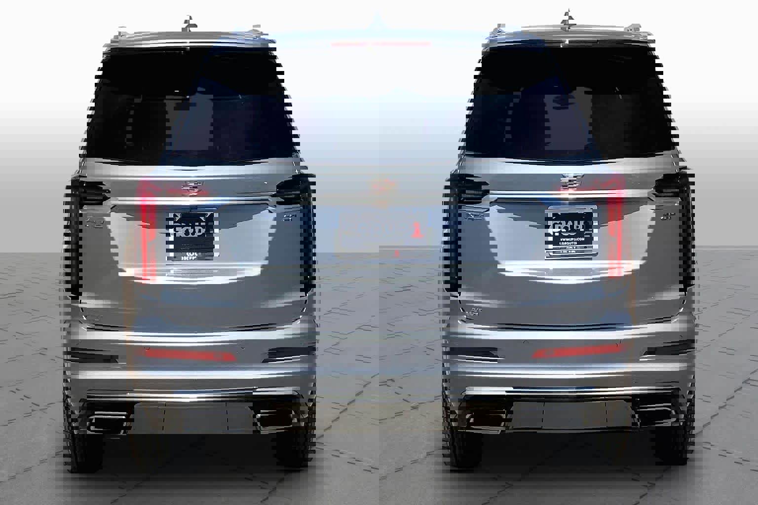 Used 2025 Cadillac XT6 Premium Luxury AWD/4WD image 2