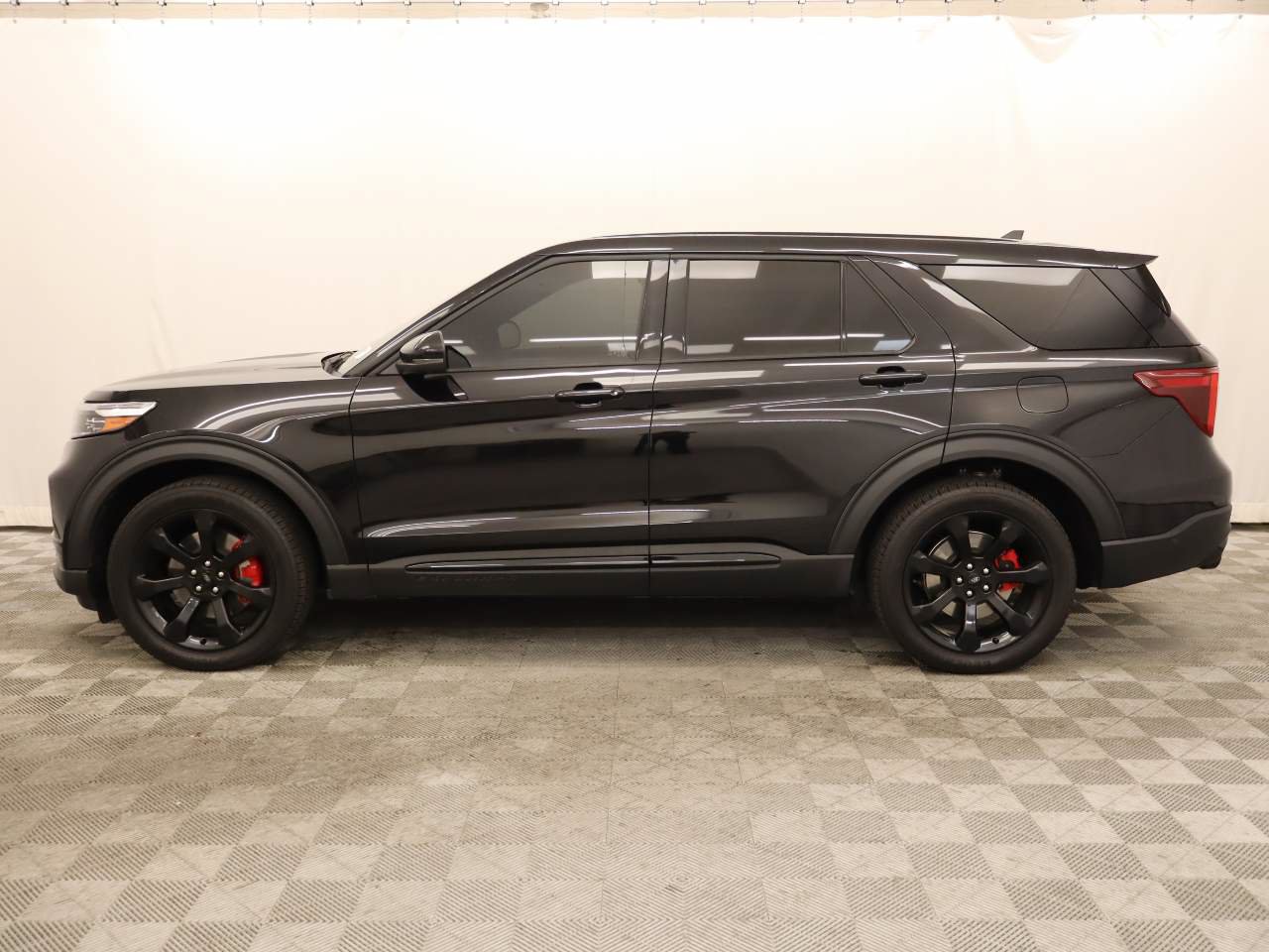Certified 2022 Ford Explorer ST w/ Equipment Group 401A AWD/4WD image 2