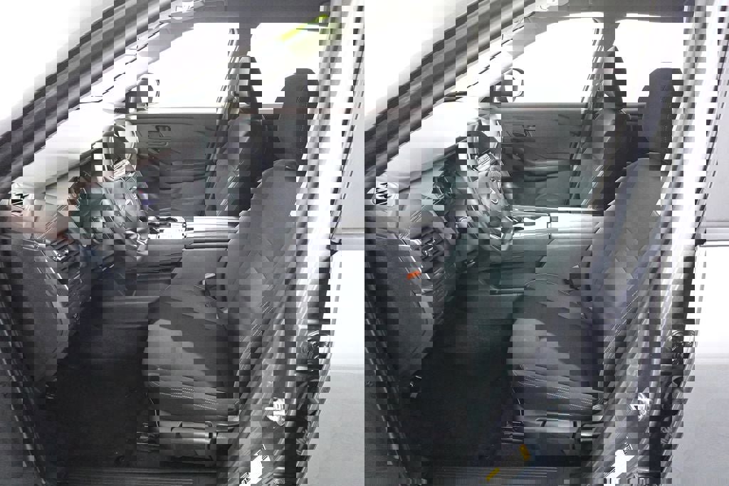 Used 2023 Nissan Rogue S image 10