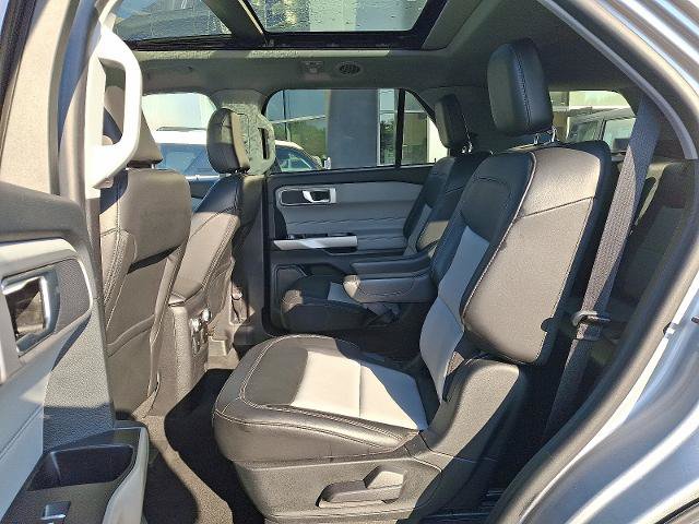 Certified 2022 Ford Explorer XLT w/ Equipment Group 202A AWD/4WD image 10