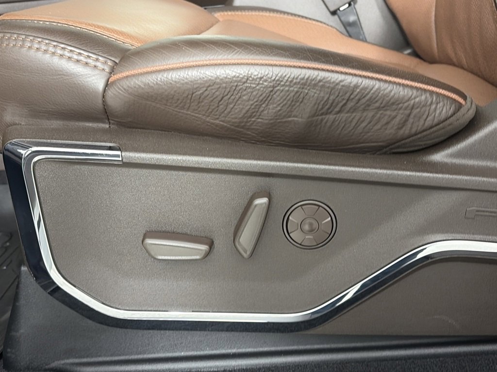 Certified 2025 Ford F450 King Ranch w/ FX4 Off-Road Package image 27