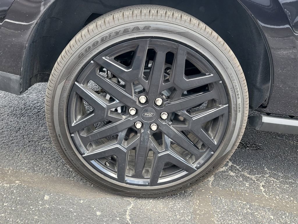 Certified 2026 Ford Expedition Platinum w/ Stealth Performance Package image 5