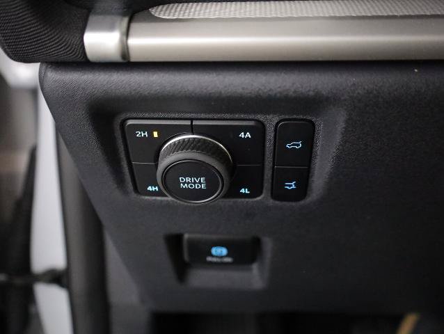 Certified 2025 Ford Expedition Active AWD/4WD image 23