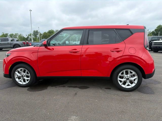 Used 2024 Kia Soul LX w/ Option Group 015 FWD image 9
