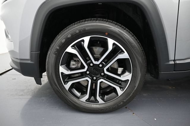 Used 2023 Jeep Compass Limited AWD/4WD image 9