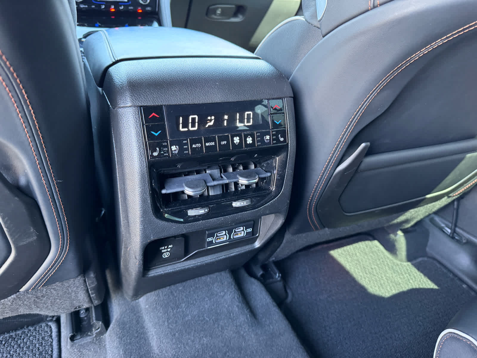 Used 2022 Jeep Grand Cherokee L Summit AWD/4WD image 23