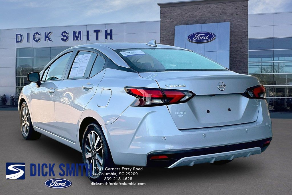 Used 2025 Nissan Versa SV FWD image 4